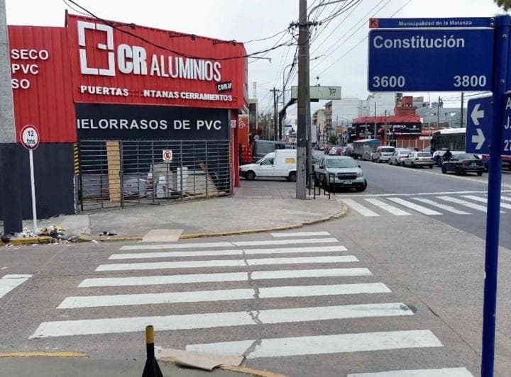 Excelente Local Comercial con Galpón/depósito - 5