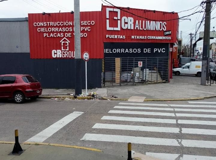 Excelente Local Comercial con Galpón/depósito - 4