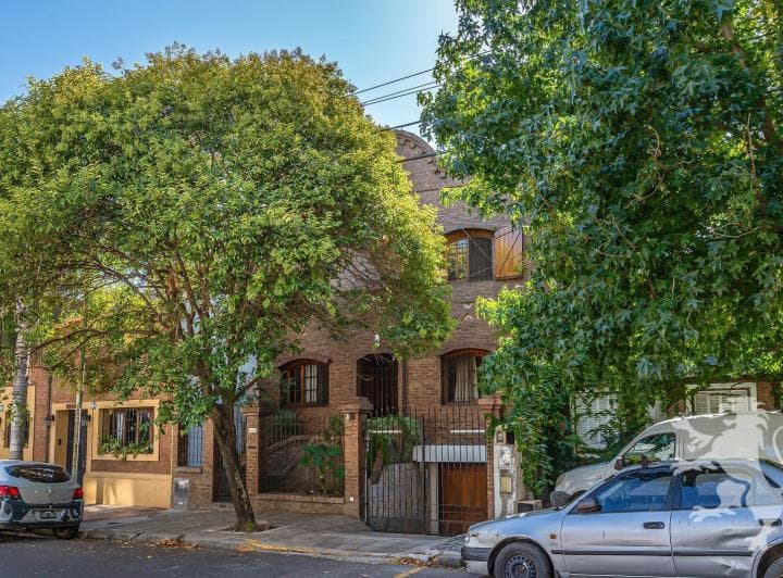 Casa en Alquiler - 5 Amb - Piscina - Parrilla - Suite - Garage 2 Autos - Villa Urquiza - 2
