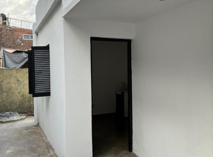 Casa Interna con Patio y 2 Dorm. Zona Norte - 5