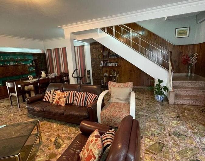 Divina Casa de 4 Ambientes con Patio y Terraza - Cochera - Inmejorable Ubicación - 4