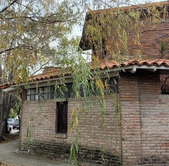 Interesante Chalet de Dos Plantas I Living Comedor con Chimenea I Cocina con Comedor Diario I 4 Dorm - 3