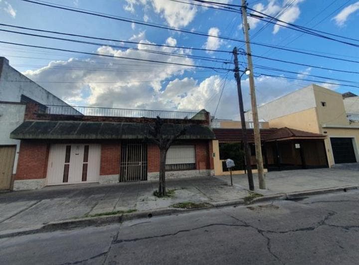 Casa 3 Amb en Lote de 200 m² Martin Coronado - 2