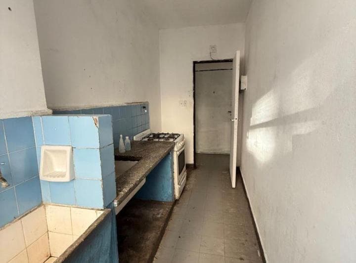 Venta Departamento de 2 Amb a Reciclar - 45 m Tot. - por Escalera. 500 m Gral. Paz - B. Saavedra. - 5