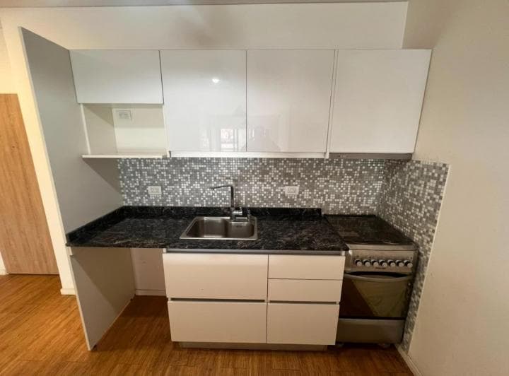 Excelente Monoambiente con Cochera y Baulera en Alquiler en Pleno Centro de Villa Urquiza. Edificio - 5