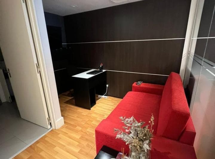 Oficina en Venta en Excelente Edificio Sobre Av Luis Maria Campos! - 3