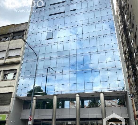 Oficina en Venta en Excelente Edificio Sobre Av Luis Maria Campos! - 2