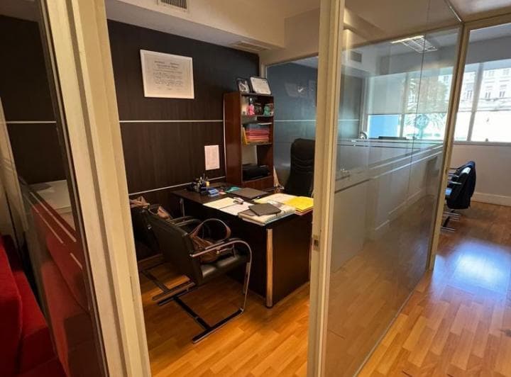 Oficina en Venta en Excelente Edificio Sobre Av Luis Maria Campos! - 4