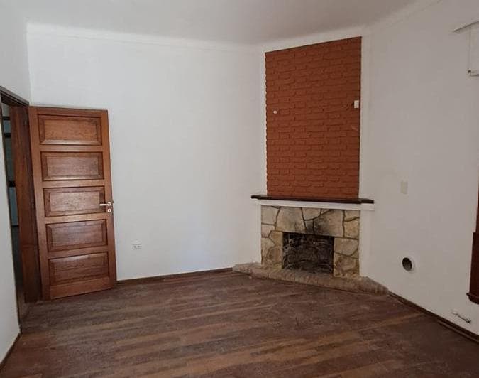 Excelente Casa Chalet a La Venta, con 400 m² de Lote. - Céntrica. - 2