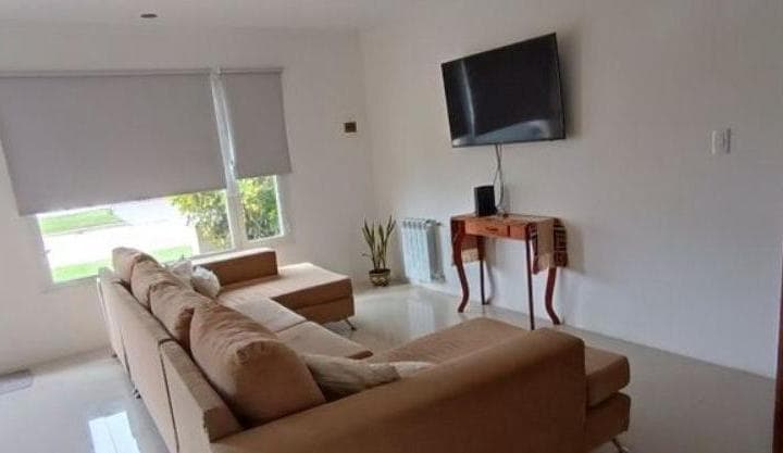 Casa en Venta - 2 Dorm. 1 Baño - 215 m² - Miramar - 4