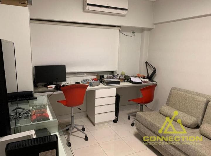 Venta Excelente Piso 4 Ambientes con Dependencia de Servicio - Flores - 4