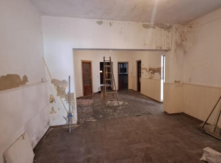 Vende: Casa con Local Comercial Pilar Centro. - 4
