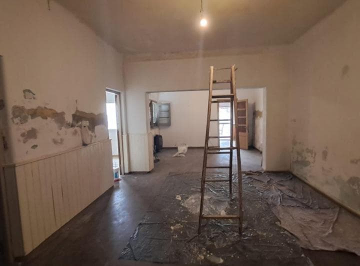 Vende: Casa con Local Comercial Pilar Centro. - 3