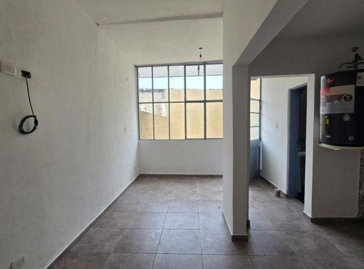 Alquiler Departamento Tipo Casa 2 Ambientes en San Justo - 2