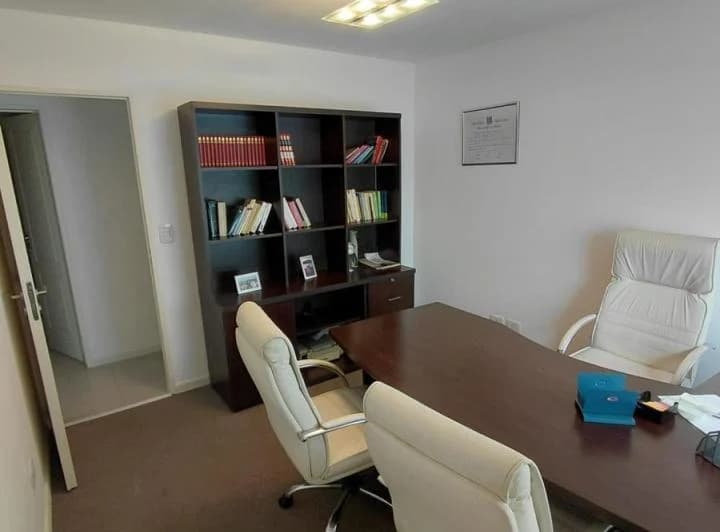 Alquiler Departamento 2 Ambientes con Balcón y Cochera Uso Profesional en Moron - 5