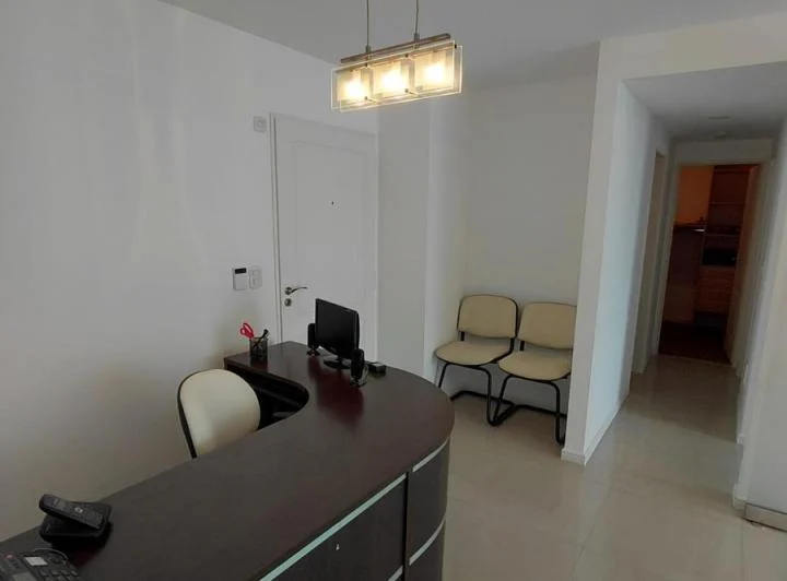Alquiler Departamento 2 Ambientes con Balcón y Cochera Uso Profesional en Moron - 3