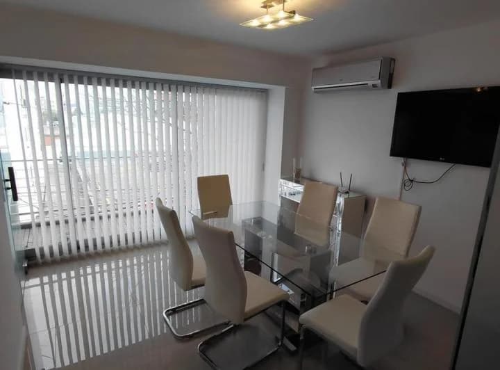 Alquiler Departamento 2 Ambientes con Balcón y Cochera Uso Profesional en Moron - 4