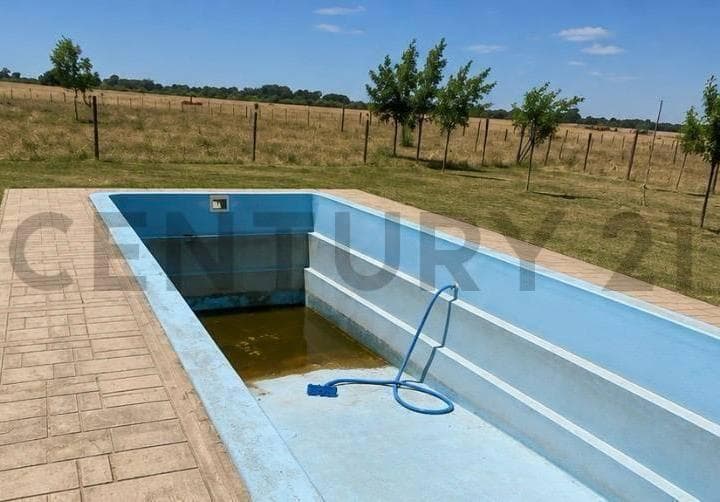 Venta Lote 7.088 m² con Casa en Construcción 3 Ambientes y Pileta - 2