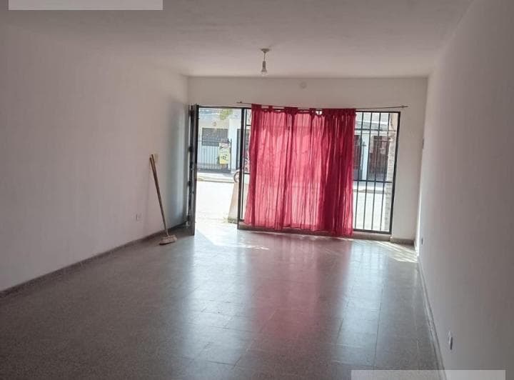 Alquiler – Local Comercial de 25 m² con Patio Sobre Av Santa Ana, Excelente Ubicación - 4