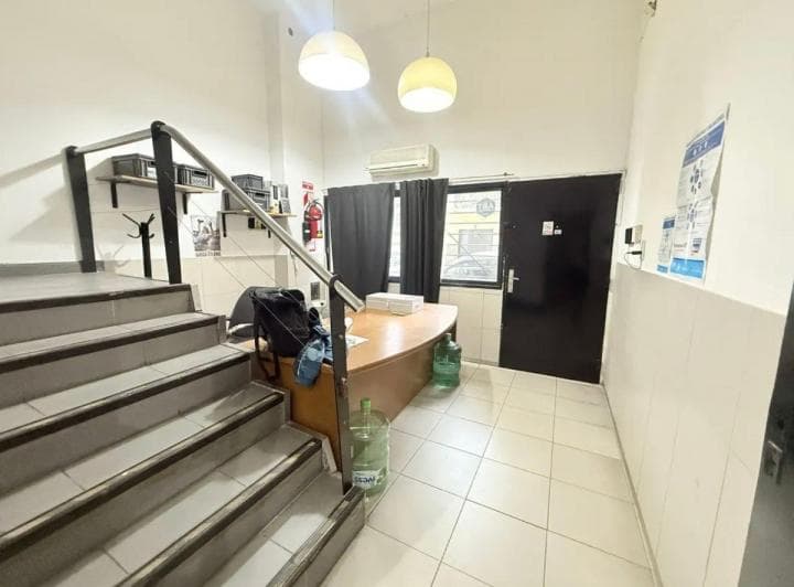 Local Comercial / Galpon con Garage a La Calle Mas Oficinas en Villa Crespo - 4