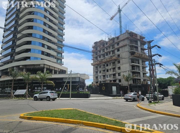 Local de 140 m² en Venta Y/o Alquiler en Brickell Boulevard. - 2