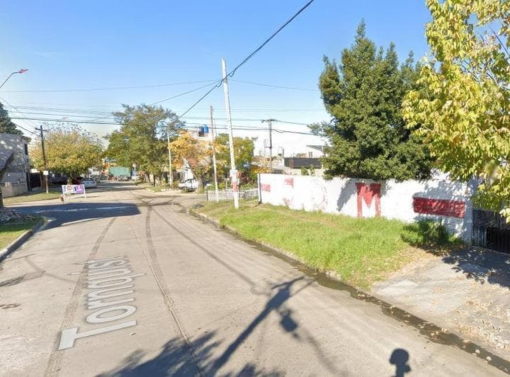 Terreno en Venta - 207 m² - Morón - 3