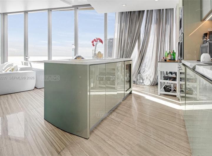 Departamento en Venta en Sunny Isles, Miami, Florida - 4