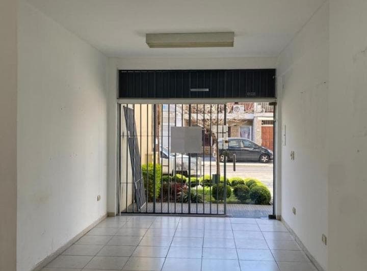 Local Comercial Al Frente - Alquiler Ramos Mejía - 2