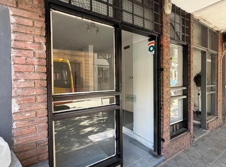 Local Comercial en Guemes - 4