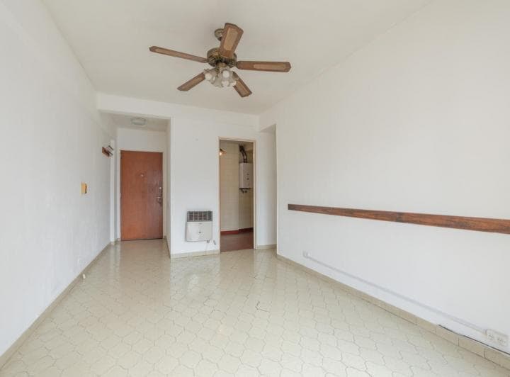 Departamento en Almagro - 4 Ambientes Al Frente con Balcon - Baño y Toilette - Cerca Subte Loria - 4