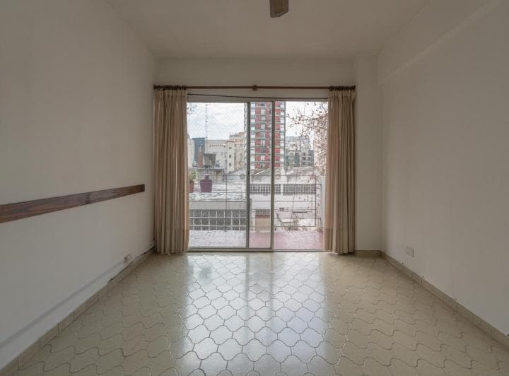 Departamento en Almagro - 4 Ambientes Al Frente con Balcon - Baño y Toilette - Cerca Subte Loria - 2