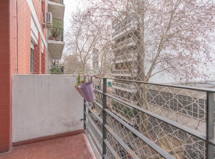 Departamento en Almagro - 4 Ambientes Al Frente con Balcon - Baño y Toilette - Cerca Subte Loria - 5