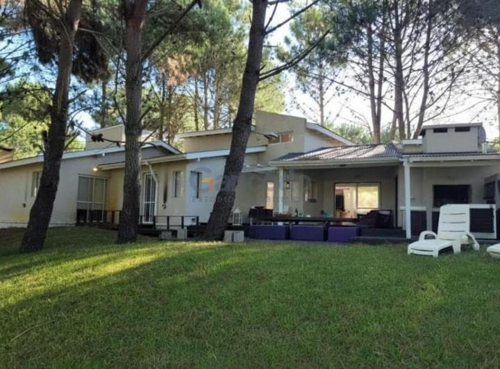 Casa en Alquiler Anual La Herradura Pinamar - 4 Dorm. - 3