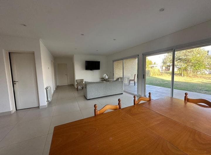 Oportunidad! Vivi en Santa Elena. Casa en Venta de 4 Ambientes. Lote Interno. Pilar - 4