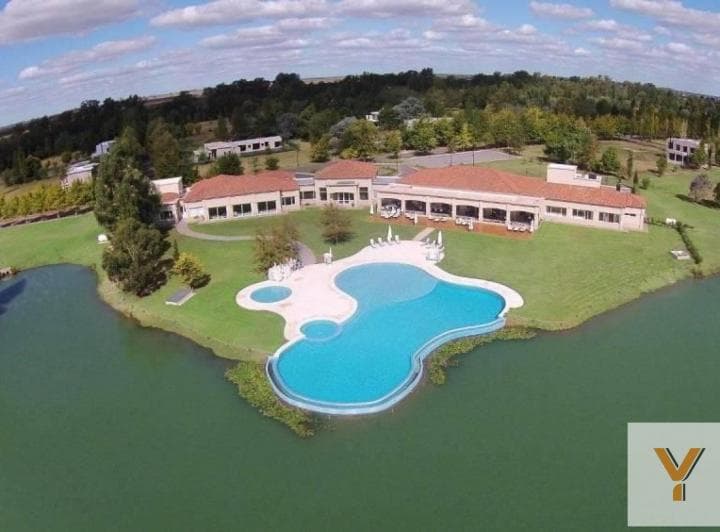 Terreno en Venta - 1.405 m² - Club Miralagos - 4