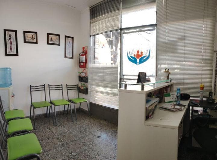 Alquiler – Local Comercial Sobre Esquina – Morón - 2