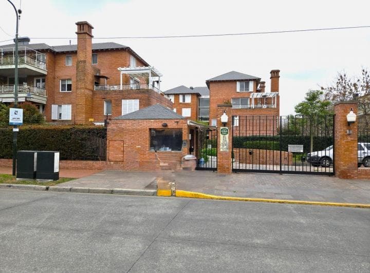 Departamento Venta Jardines de San Isidro 1, Vista Interna a Jardin, Orie Este, Cochera Doble, Seg. - 4