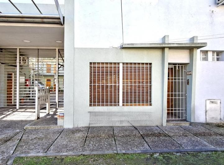 Comodo y Luminoso PH de 3 Ambientes con Amplia Terraza y Cochera - en Venta - 2