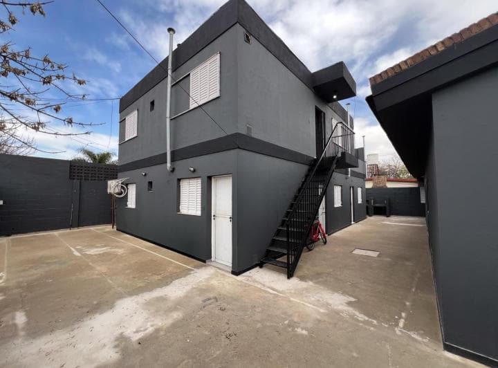 Venta – Complejo de 7 Departamentos de 1 Dormitorio – Barrio Parque Field. Cada Unidad Cuenta con Es - 3