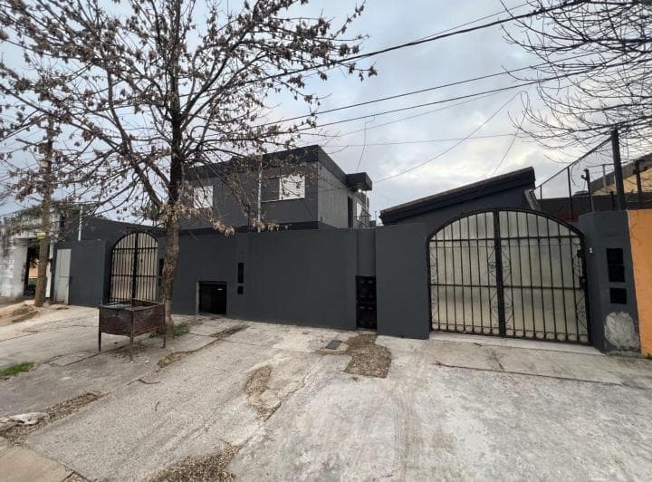 Venta – Complejo de 7 Departamentos de 1 Dormitorio – Barrio Parque Field. Cada Unidad Cuenta con Es - 2