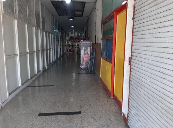Local. | Av Rivadavia Al 12600 - 3