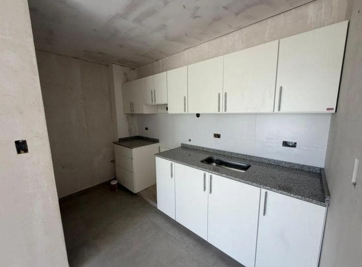 Re/max Vende 1 Dorm. C/ Cochera Barrio Sur - 5