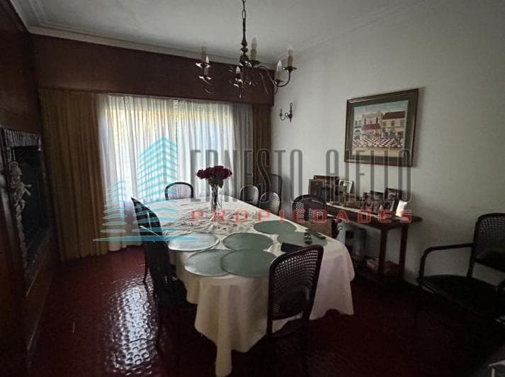 Venta Casa 6 Amb en 1 Planta S/2 Lotes - 748 m² - Piscina - 5