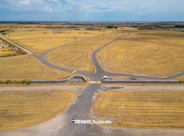 Se Vende Lote de 2600 m² en Barrio La Huella - 3