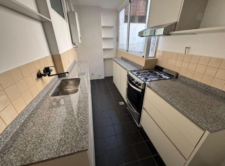 Alquiler. Departamento 3 Ambientes con Balcon. Tercer Piso por Escalera. - 2