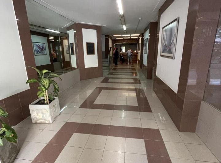 Venta Oficina Centro Neuquen - No Apto Vivienda - 2