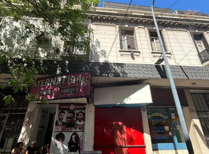Excelente Local en Zona Once - Alto Transito Peatonal y Vehicular - Bajas Expensas - 3