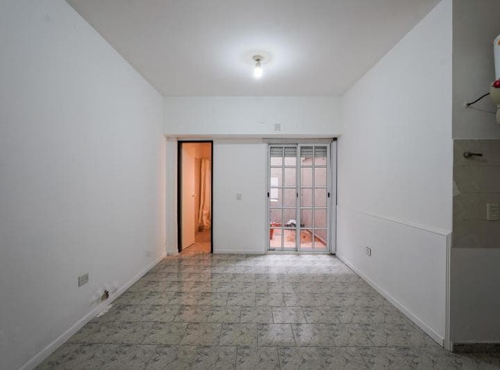 Venta Departamento Monoambiente en Mataderos con Patio - 2