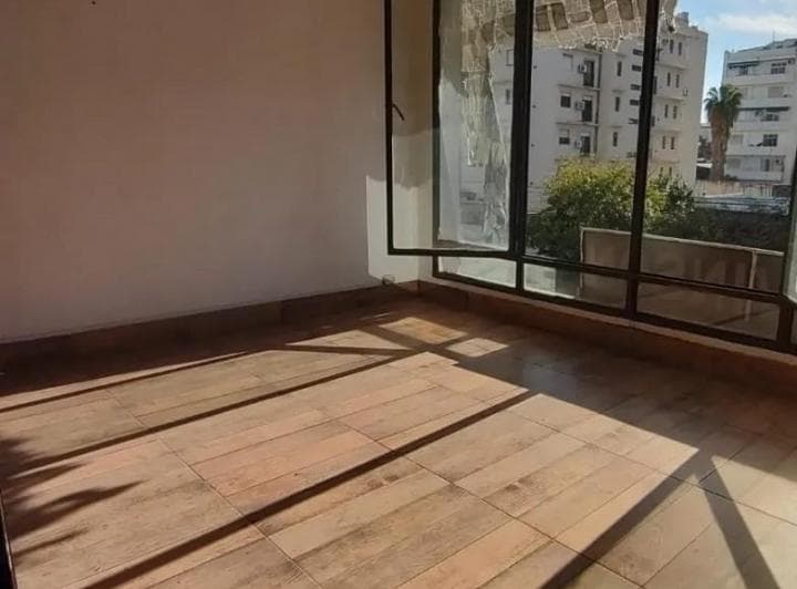 Oficina Comercial en Excelente Ubicacion - Avellaneda Centro - 2