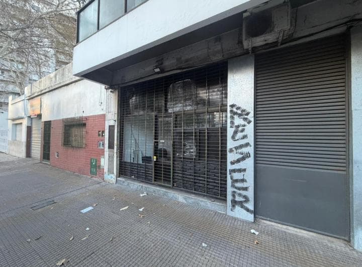 Local en Av San Isidro Labrador Al 4165 - 5